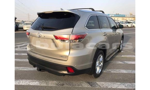 Buy Import Toyota Highlander Beige Car in Import - Dubai in Central Buy Import Toyota Highlander Beige Car in Import - Dubai in Central