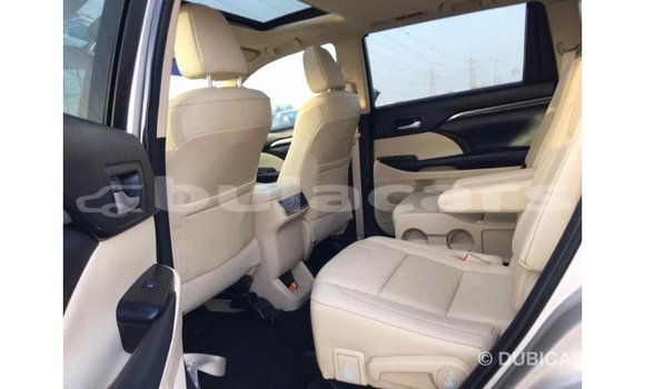 Buy Import Toyota Highlander Beige Car in Import - Dubai in Central Buy Import Toyota Highlander Beige Car in Import - Dubai in Central
