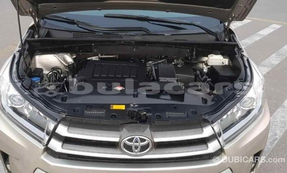 Buy Import Toyota Highlander Beige Car in Import - Dubai in Central Buy Import Toyota Highlander Beige Car in Import - Dubai in Central