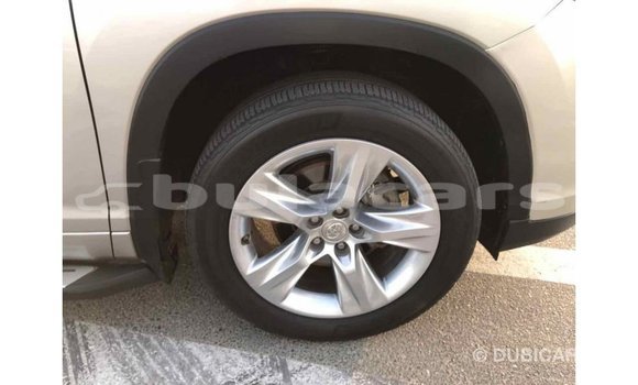 Buy Import Toyota Highlander Beige Car in Import - Dubai in Central Buy Import Toyota Highlander Beige Car in Import - Dubai in Central