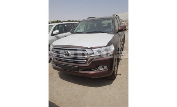 Acheter Import Voiture Toyota Land Cruiser Marron à Import - Dubai, Central Acheter Import Voiture Toyota Land Cruiser Marron à Import - Dubai, Central