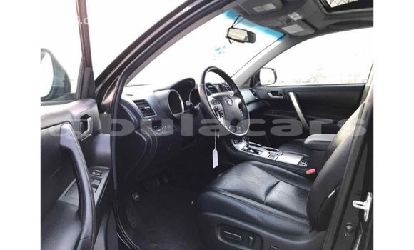 Buy Import Toyota Highlander Black Car in Import - Dubai in Central Buy Import Toyota Highlander Black Car in Import - Dubai in Central