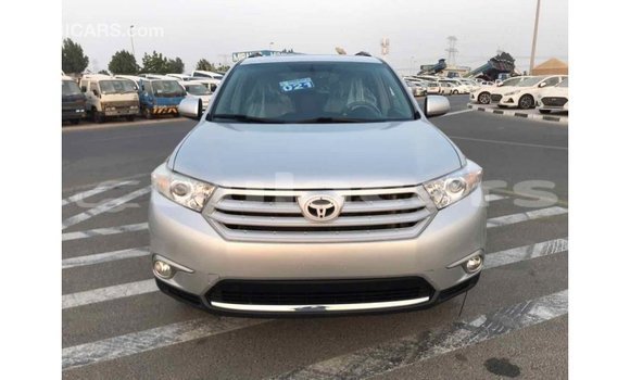 Buy Import Toyota Highlander Grey Car in Import - Dubai in Central Buy Import Toyota Highlander Grey Car in Import - Dubai in Central