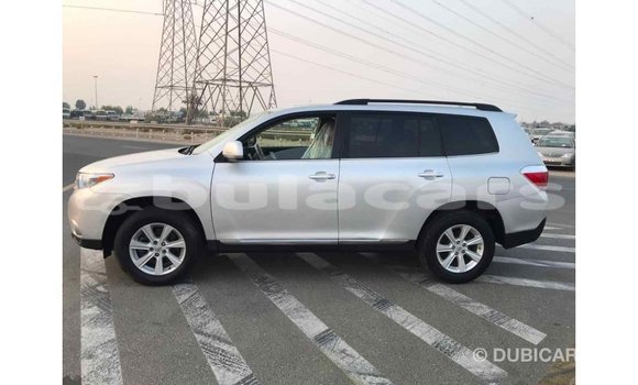 Buy Import Toyota Highlander Grey Car in Import - Dubai in Central Buy Import Toyota Highlander Grey Car in Import - Dubai in Central