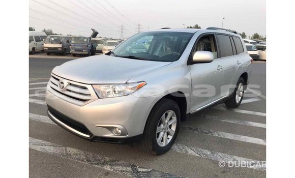 Buy Import Toyota Highlander Grey Car in Import - Dubai in Central Buy Import Toyota Highlander Grey Car in Import - Dubai in Central