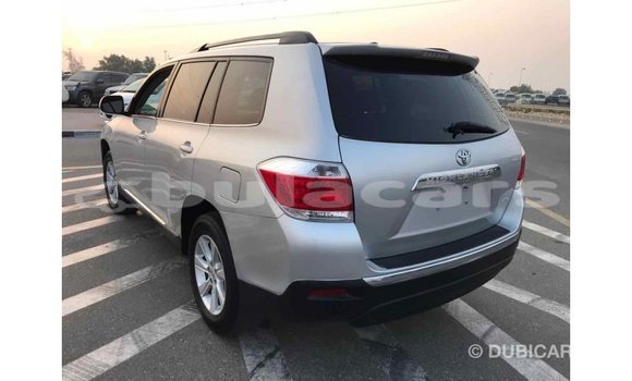 Buy Import Toyota Highlander Grey Car in Import - Dubai in Central Buy Import Toyota Highlander Grey Car in Import - Dubai in Central