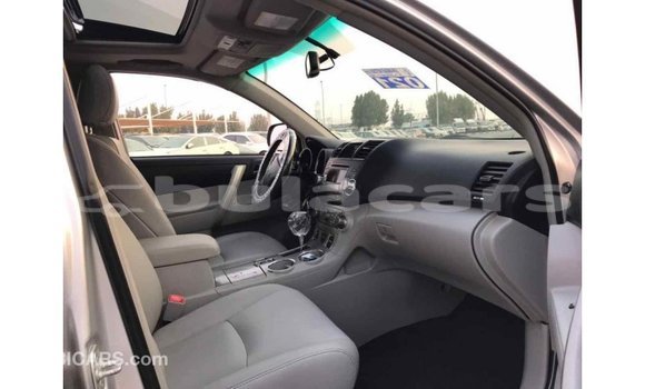 Buy Import Toyota Highlander Grey Car in Import - Dubai in Central Buy Import Toyota Highlander Grey Car in Import - Dubai in Central