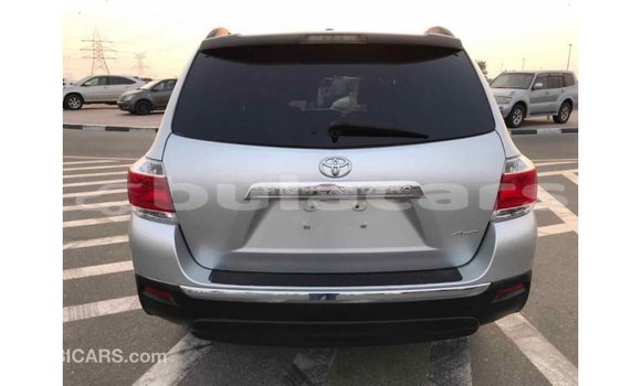 Buy Import Toyota Highlander Grey Car in Import - Dubai in Central Buy Import Toyota Highlander Grey Car in Import - Dubai in Central