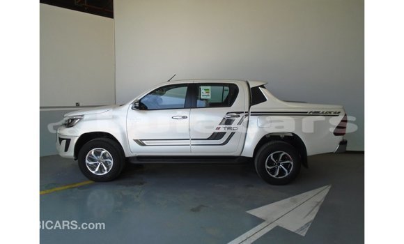 Buy Import Toyota Hilux White Car in Import - Dubai in Central Buy Import Toyota Hilux White Car in Import - Dubai in Central