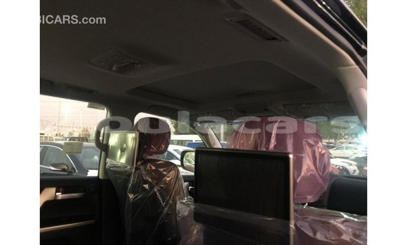 Acheter Import Voiture Toyota Land Cruiser Noir à Import - Dubai, Central Acheter Import Voiture Toyota Land Cruiser Noir à Import - Dubai, Central