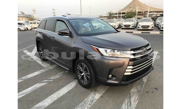 Buy Import Toyota Highlander Grey Car in Import - Dubai in Central Buy Import Toyota Highlander Grey Car in Import - Dubai in Central