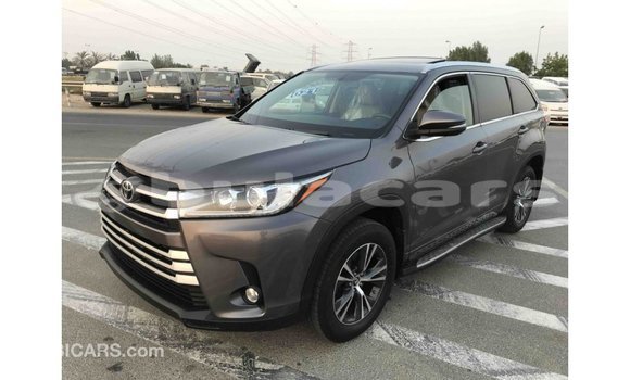 Buy Import Toyota Highlander Grey Car in Import - Dubai in Central Buy Import Toyota Highlander Grey Car in Import - Dubai in Central