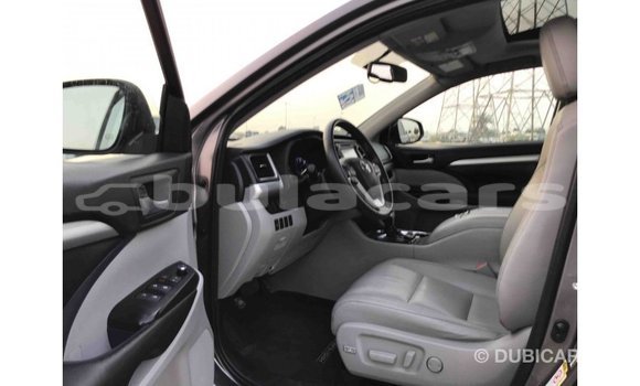 Buy Import Toyota Highlander Grey Car in Import - Dubai in Central Buy Import Toyota Highlander Grey Car in Import - Dubai in Central