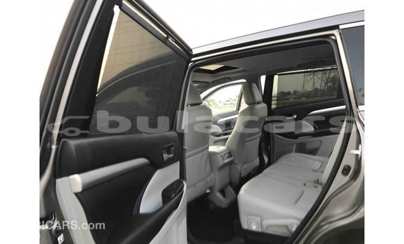 Buy Import Toyota Highlander Grey Car in Import - Dubai in Central Buy Import Toyota Highlander Grey Car in Import - Dubai in Central