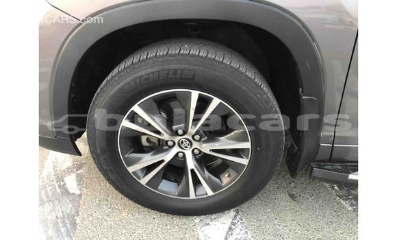 Buy Import Toyota Highlander Grey Car in Import - Dubai in Central Buy Import Toyota Highlander Grey Car in Import - Dubai in Central