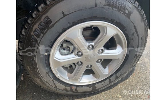 Acheter Import Voiture Mitsubishi L200 Noir à Import - Dubai, Central Acheter Import Voiture Mitsubishi L200 Noir à Import - Dubai, Central