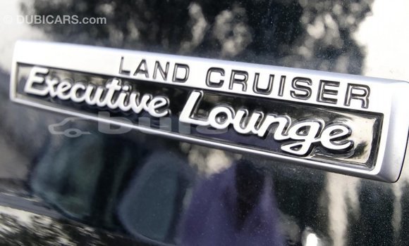 Acheter Import Voiture Toyota Land Cruiser Noir à Import - Dubai, Central Acheter Import Voiture Toyota Land Cruiser Noir à Import - Dubai, Central