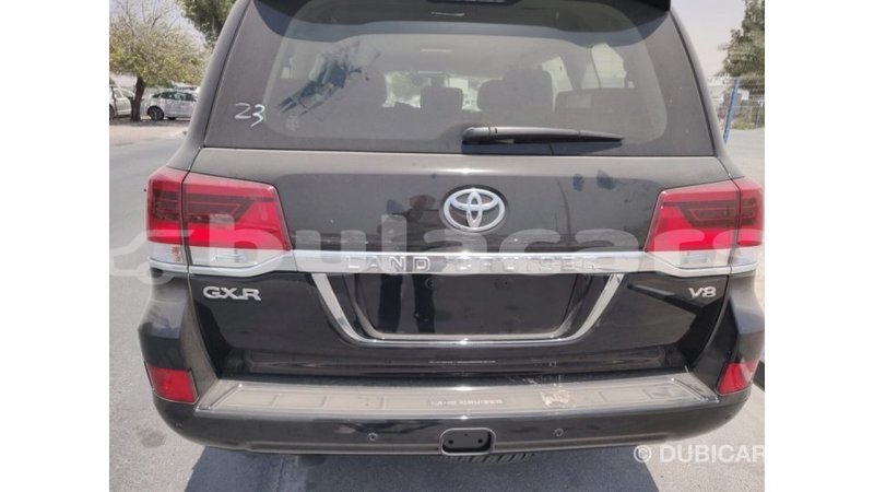 Big with watermark toyota land cruiser central import dubai 5093