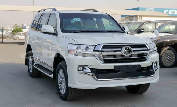 Buy Import Toyota Land Cruiser White Car in Import - Dubai in Central Buy Import Toyota Land Cruiser White Car in Import - Dubai in Central