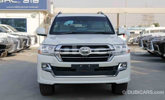 Buy Import Toyota Land Cruiser White Car in Import - Dubai in Central Buy Import Toyota Land Cruiser White Car in Import - Dubai in Central