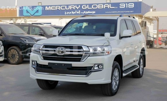 Buy Import Toyota Land Cruiser White Car in Import - Dubai in Central Buy Import Toyota Land Cruiser White Car in Import - Dubai in Central