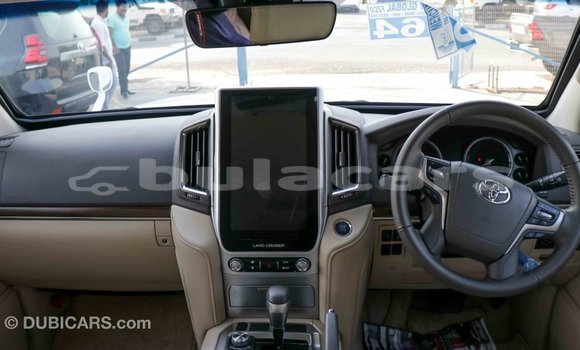 Buy Import Toyota Land Cruiser White Car in Import - Dubai in Central Buy Import Toyota Land Cruiser White Car in Import - Dubai in Central