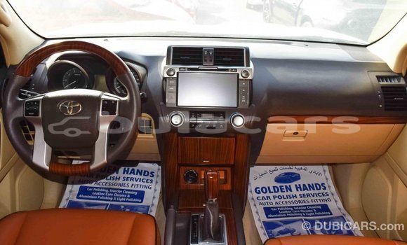 Acheter Import Voiture Toyota Prado Blanc à Import - Dubai, Central Acheter Import Voiture Toyota Prado Blanc à Import - Dubai, Central