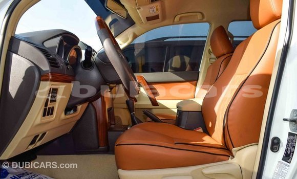 Acheter Import Voiture Toyota Prado Blanc à Import - Dubai, Central Acheter Import Voiture Toyota Prado Blanc à Import - Dubai, Central