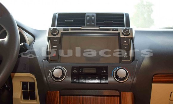 Acheter Import Voiture Toyota Prado Blanc à Import - Dubai, Central Acheter Import Voiture Toyota Prado Blanc à Import - Dubai, Central