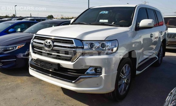 Buy Import Toyota Land Cruiser White Car in Import - Dubai in Central Buy Import Toyota Land Cruiser White Car in Import - Dubai in Central