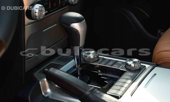 Buy Import Toyota Land Cruiser White Car in Import - Dubai in Central Buy Import Toyota Land Cruiser White Car in Import - Dubai in Central