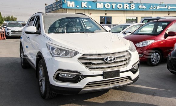 Buy Import Hyundai Santa Fe White Car in Import - Dubai in Central Buy Import Hyundai Santa Fe White Car in Import - Dubai in Central