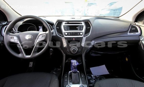 Buy Import Hyundai Santa Fe White Car in Import - Dubai in Central Buy Import Hyundai Santa Fe White Car in Import - Dubai in Central