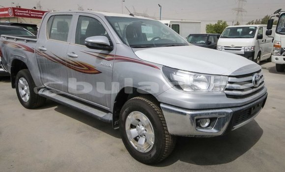 Acheter Import Voiture Toyota Hilux Gris à Import - Dubai, Central Acheter Import Voiture Toyota Hilux Gris à Import - Dubai, Central