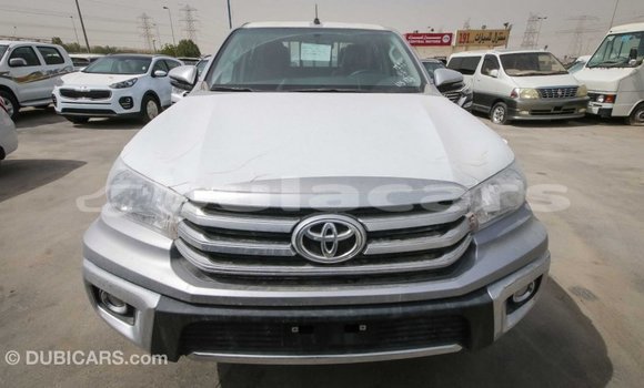 Acheter Import Voiture Toyota Hilux Gris à Import - Dubai, Central Acheter Import Voiture Toyota Hilux Gris à Import - Dubai, Central