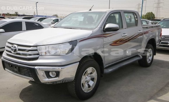 Acheter Import Voiture Toyota Hilux Gris à Import - Dubai, Central Acheter Import Voiture Toyota Hilux Gris à Import - Dubai, Central