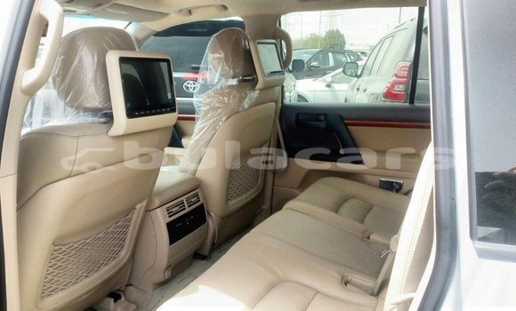 Buy Import Toyota Land Cruiser Grey Car in Import - Dubai in Central Buy Import Toyota Land Cruiser Grey Car in Import - Dubai in Central