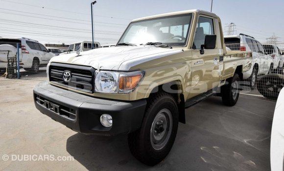 Buy Import Toyota Land Cruiser Beige Car in Import - Dubai in Central Buy Import Toyota Land Cruiser Beige Car in Import - Dubai in Central