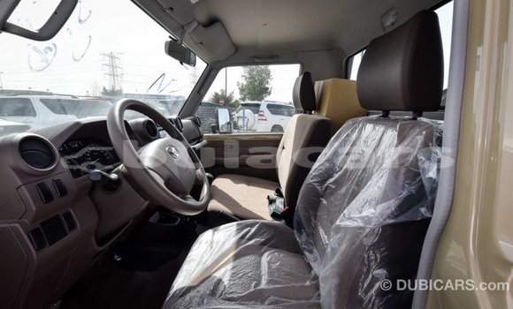 Buy Import Toyota Land Cruiser Beige Car in Import - Dubai in Central Buy Import Toyota Land Cruiser Beige Car in Import - Dubai in Central
