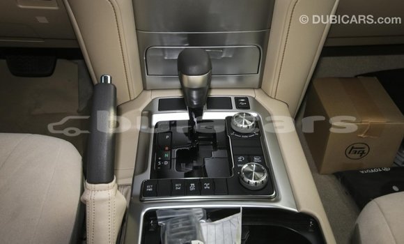 Acheter Import Voiture Toyota Land Cruiser Noir à Import - Dubai, Central Acheter Import Voiture Toyota Land Cruiser Noir à Import - Dubai, Central