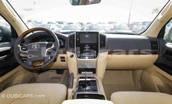 Buy Import Toyota Land Cruiser Other Car in Import - Dubai in Central Buy Import Toyota Land Cruiser Other Car in Import - Dubai in Central