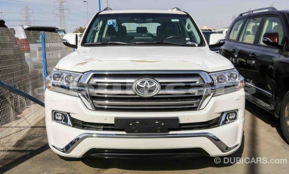 Buy Import Toyota Land Cruiser White Car in Import - Dubai in Central Buy Import Toyota Land Cruiser White Car in Import - Dubai in Central