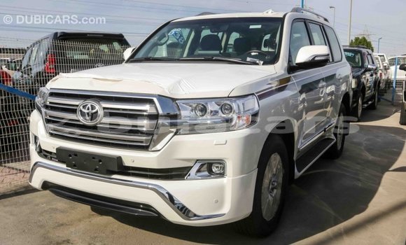 Buy Import Toyota Land Cruiser White Car in Import - Dubai in Central Buy Import Toyota Land Cruiser White Car in Import - Dubai in Central