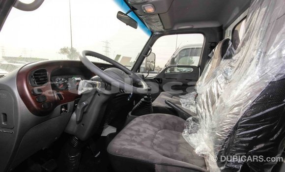 Acheter Import Voiture Hyundai Accent Blanc à Import - Dubai, Central Acheter Import Voiture Hyundai Accent Blanc à Import - Dubai, Central