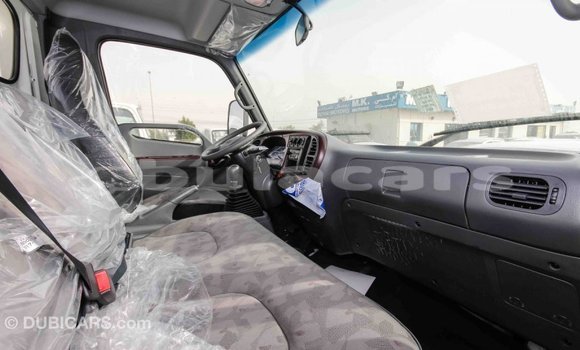 Acheter Import Voiture Hyundai Accent Blanc à Import - Dubai, Central Acheter Import Voiture Hyundai Accent Blanc à Import - Dubai, Central