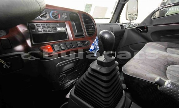 Acheter Import Voiture Hyundai Accent Blanc à Import - Dubai, Central Acheter Import Voiture Hyundai Accent Blanc à Import - Dubai, Central