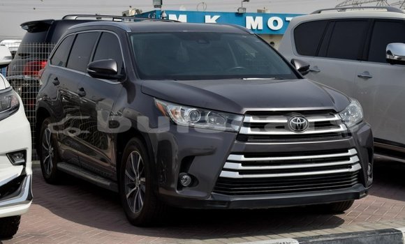 Acheter Import Voiture Toyota Highlander Gris à Import - Dubai, Central Acheter Import Voiture Toyota Highlander Gris à Import - Dubai, Central