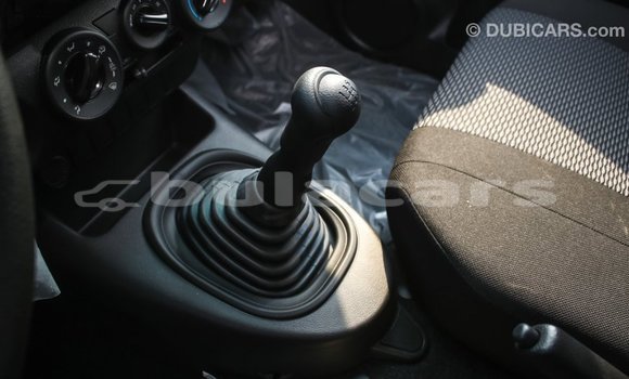 Acheter Import Voiture Toyota Hilux Noir à Import - Dubai, Central Acheter Import Voiture Toyota Hilux Noir à Import - Dubai, Central