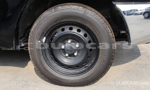 Acheter Import Voiture Toyota Hilux Noir à Import - Dubai, Central Acheter Import Voiture Toyota Hilux Noir à Import - Dubai, Central