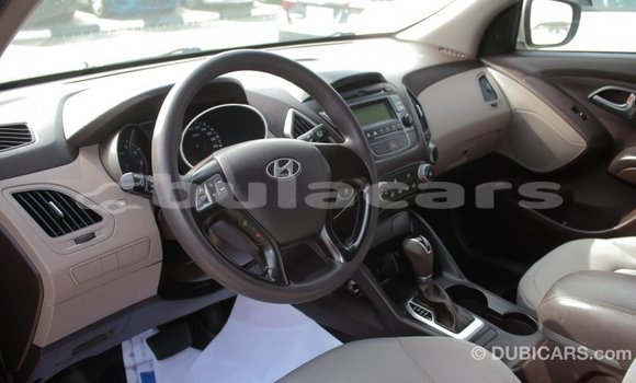 Buy Import Hyundai Tucson Beige Car in Import - Dubai in Central Buy Import Hyundai Tucson Beige Car in Import - Dubai in Central